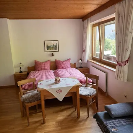 Waldrast, Haus Apartment *