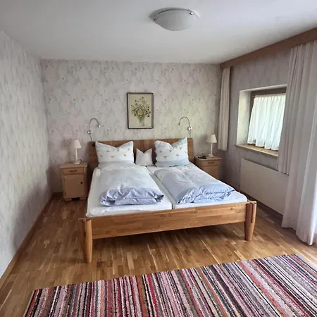 Waldrast, Haus Apartment